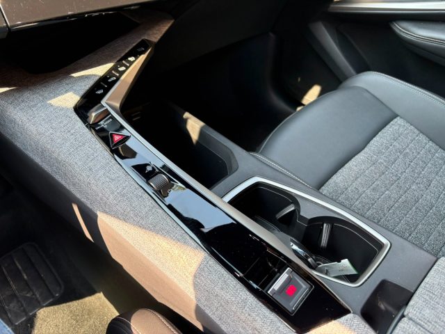 PEUGEOT 5008 usata, con Servosterzo