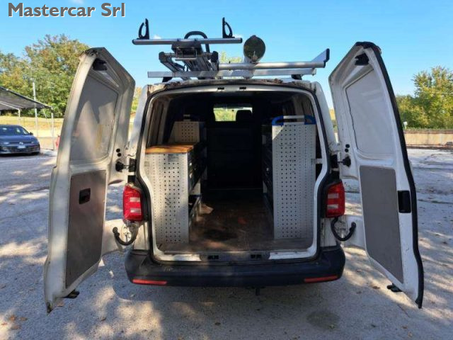 VOLKSWAGEN Transporter usata, con Autoradio