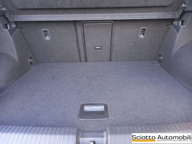 VOLKSWAGEN T-Roc usata, con Autoradio digitale