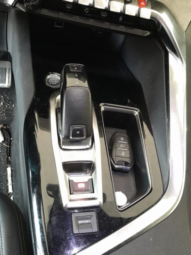 PEUGEOT 3008 usata, con Tettuccio apribile