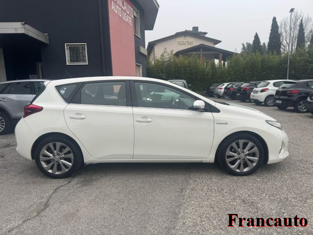 TOYOTA Auris usata, con Autoradio