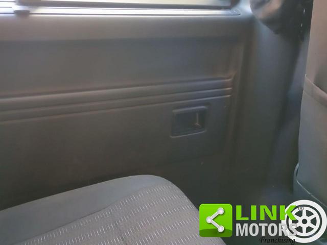 VOLKSWAGEN Caravelle usata, con Airbag testa