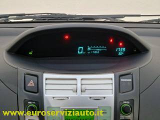 TOYOTA Yaris usata 16