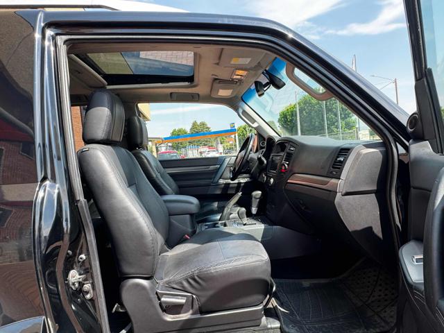 MITSUBISHI Pajero usata, con Airbag