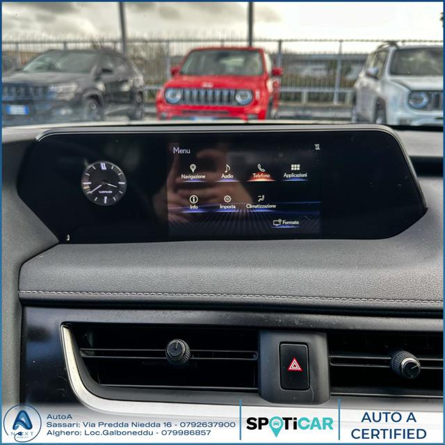 LEXUS UX 250h usata, con Telecamera per parcheggio assistito