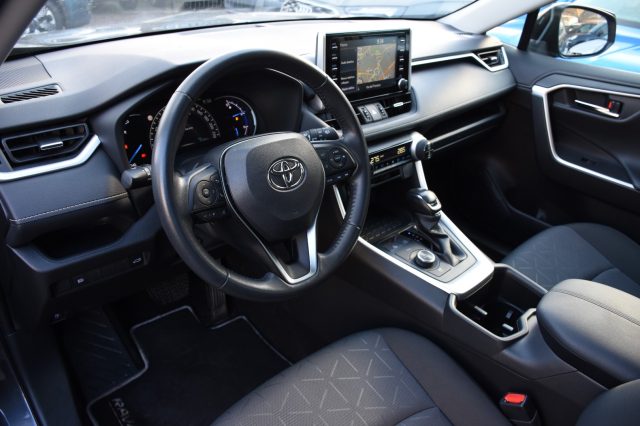 TOYOTA RAV 4 MY23 usata, con Alzacristalli elettrici
