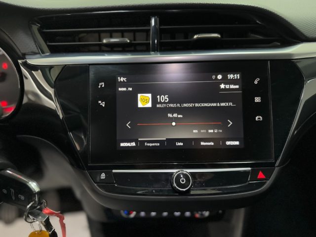 OPEL Corsa usata, con USB