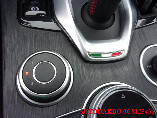 ALFA ROMEO Stelvio usata, con Autoradio digitale