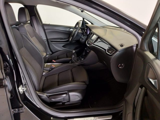 OPEL Astra usata, con Vetri oscurati