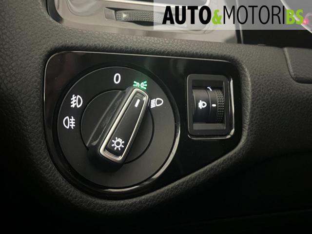 VOLKSWAGEN Golf usata, con Touch screen