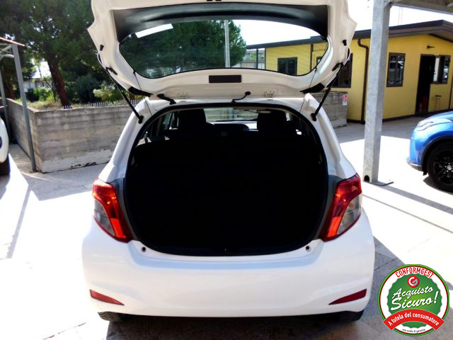 TOYOTA Yaris usata 31