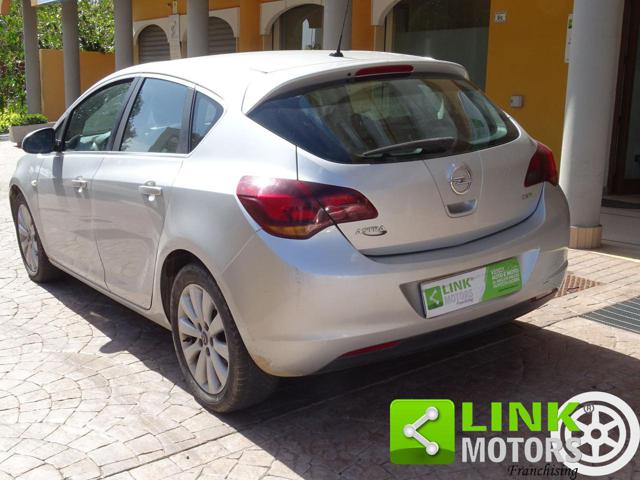 OPEL Astra usata, con Autoradio