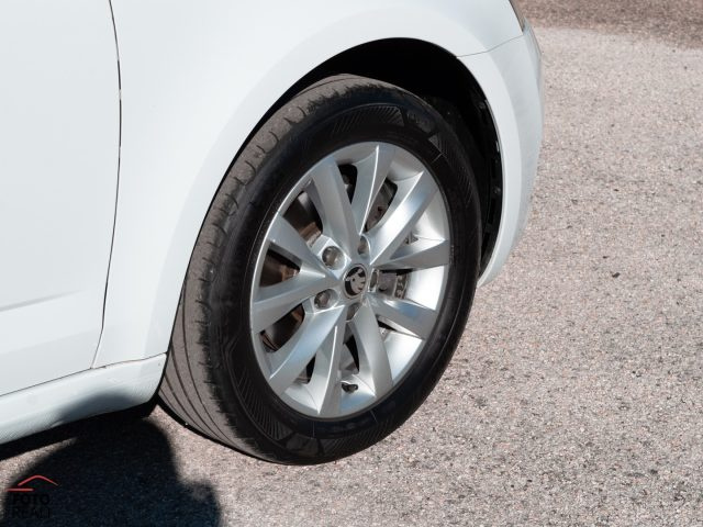 SKODA Octavia usata, con Volante in pelle