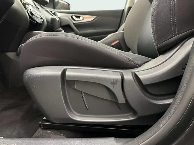 NISSAN Qashqai usata, con Sensori di parcheggio anteriori