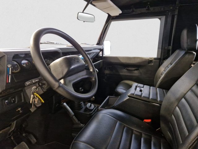 LAND ROVER Defender usata 7