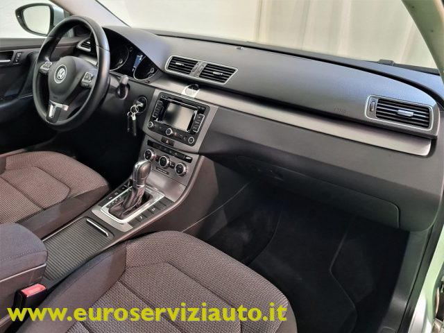 VOLKSWAGEN Passat usata 31