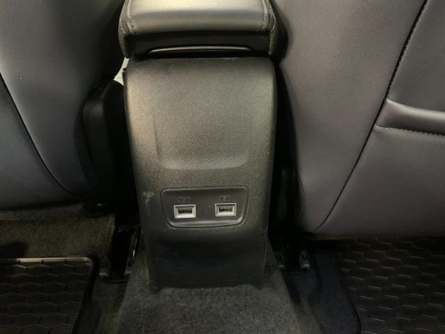 PEUGEOT 2008 usata, con Interni in pelle