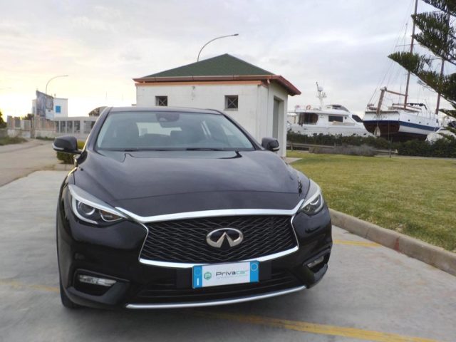 INFINITI Q30 usata, con Volante multifunzione