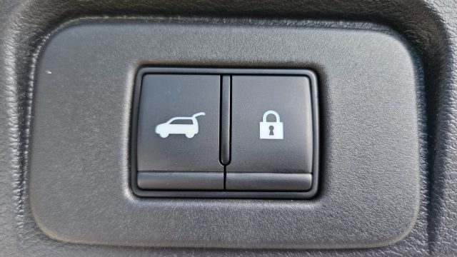 NISSAN X-Trail usata, con Autoradio digitale