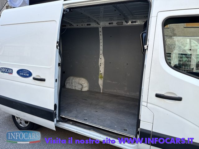OPEL Movano usata, con Touch screen