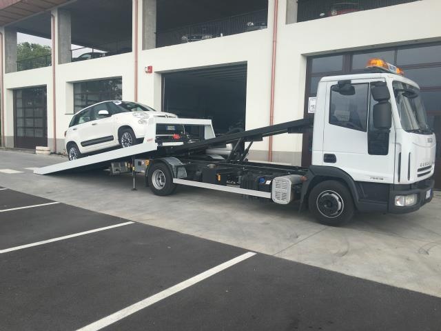 IVECO LKW/TRUCKS usata, con Servosterzo