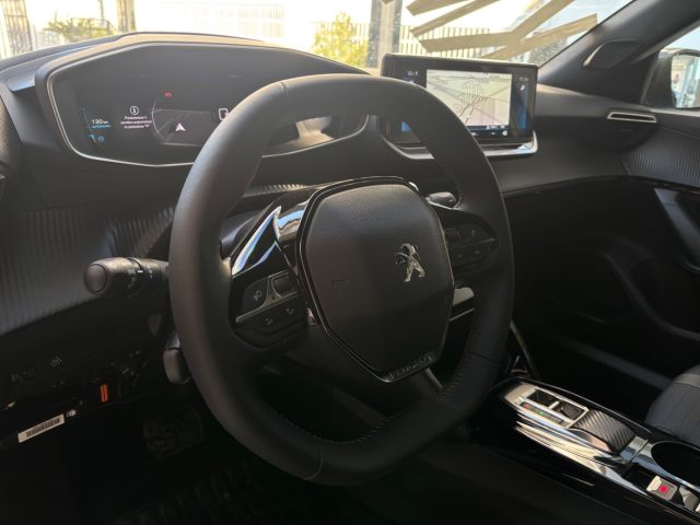 PEUGEOT 2008 usata, con Volante in pelle
