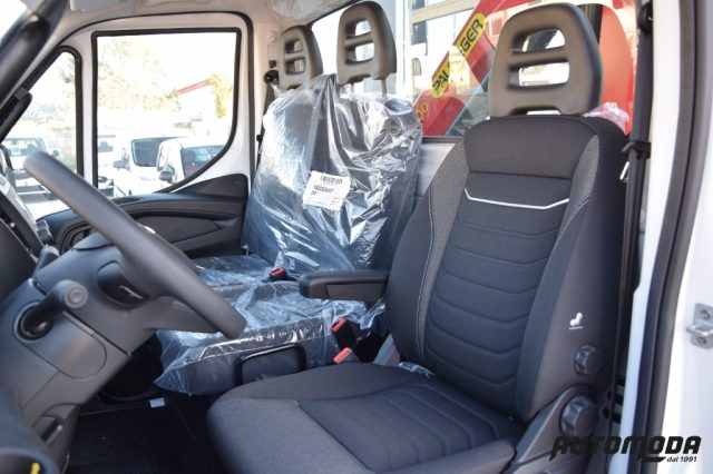 IVECO Daily usata, con Sensori di parcheggio posteriori