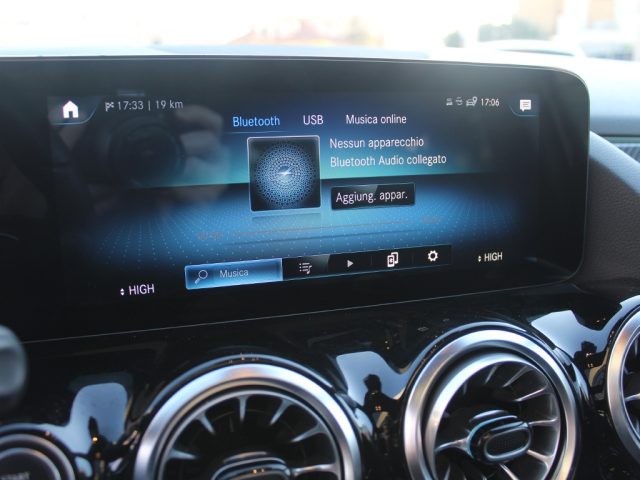 MERCEDES-BENZ GLA 220 usata, con MP3