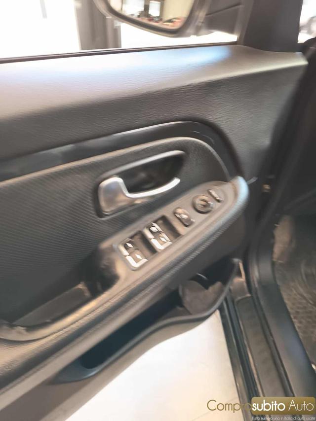 KIA Carens usata, con Bluetooth