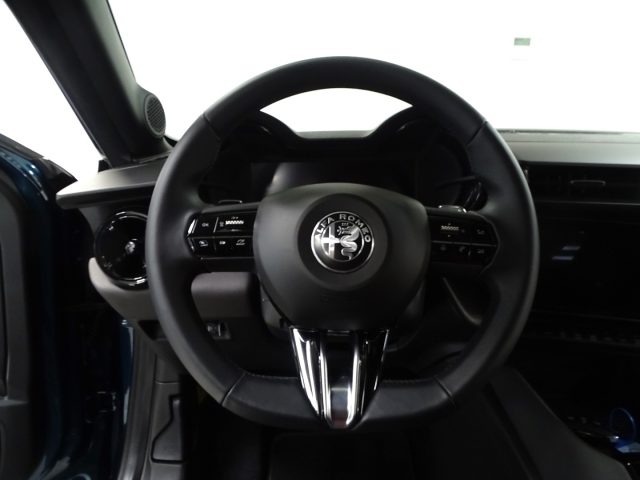ALFA ROMEO Junior usata, con Leve al volante