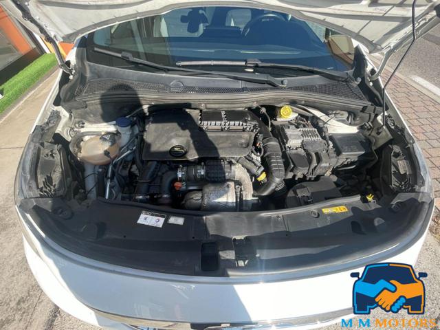 PEUGEOT 2008 usata, con Sensori di parcheggio posteriori