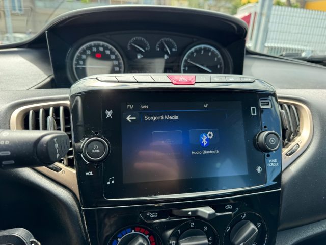 LANCIA Ypsilon usata, con ESP
