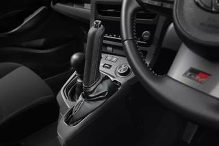 TOYOTA Yaris usata, con Autoradio