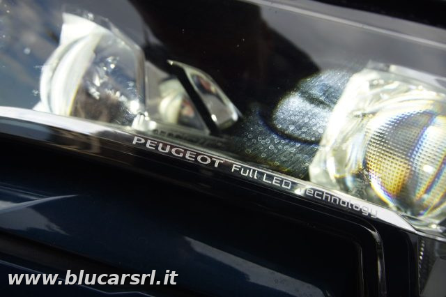 PEUGEOT 5008 usata 32