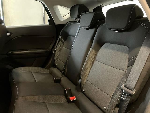 RENAULT Captur usata 11