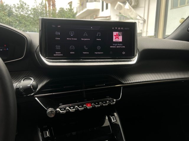 PEUGEOT 2008 usata, con Touch screen