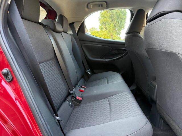 TOYOTA Yaris usata 12
