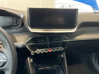 PEUGEOT 2008 usata, con Touch screen