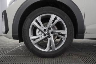 VOLKSWAGEN Taigo usata 15