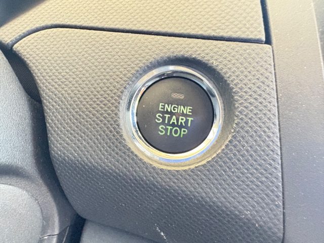 TOYOTA Yaris usata, con Vivavoce