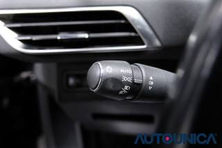 PEUGEOT 3008 usata, con Leve al volante