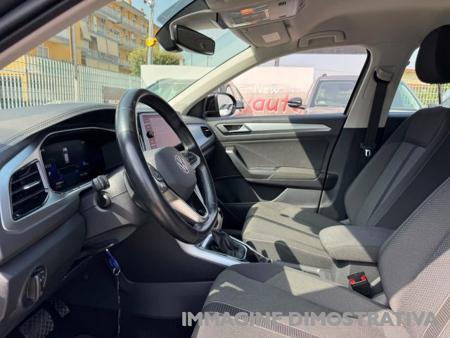 VOLKSWAGEN T-Roc usata, con Autoradio