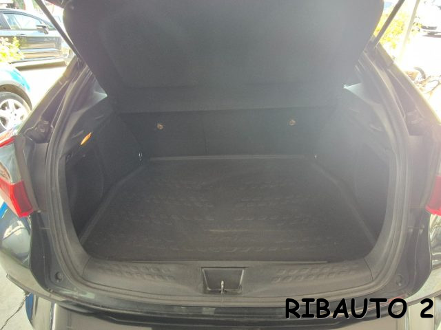 TOYOTA C-HR usata, con Isofix