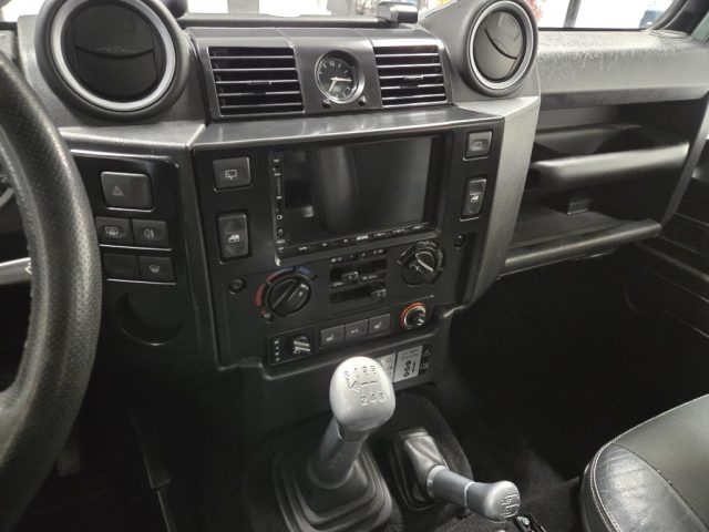 LAND ROVER Defender usata, con Controllo vocale