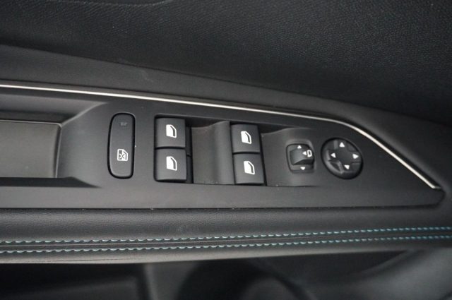 PEUGEOT 3008 usata, con Vetri oscurati