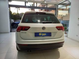VOLKSWAGEN Tiguan usata, con Autoradio