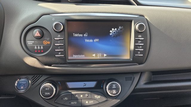 TOYOTA Yaris usata, con Volante in pelle