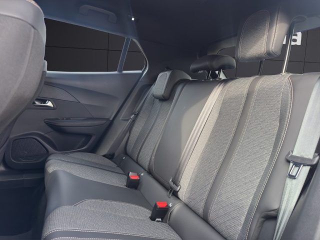 PEUGEOT 2008 usata, con Fari LED