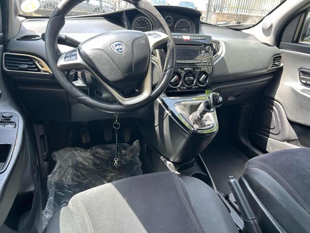 LANCIA Ypsilon usata, con Autoradio