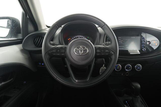 TOYOTA Aygo X usata 11